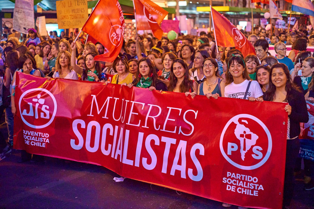 Mujeres socialistas de Chile en el acto por el 8 de marzo