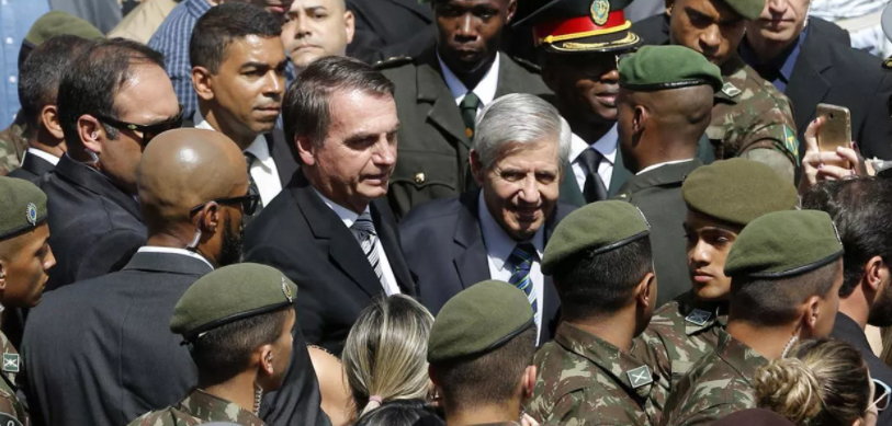 bolsonaro e militares